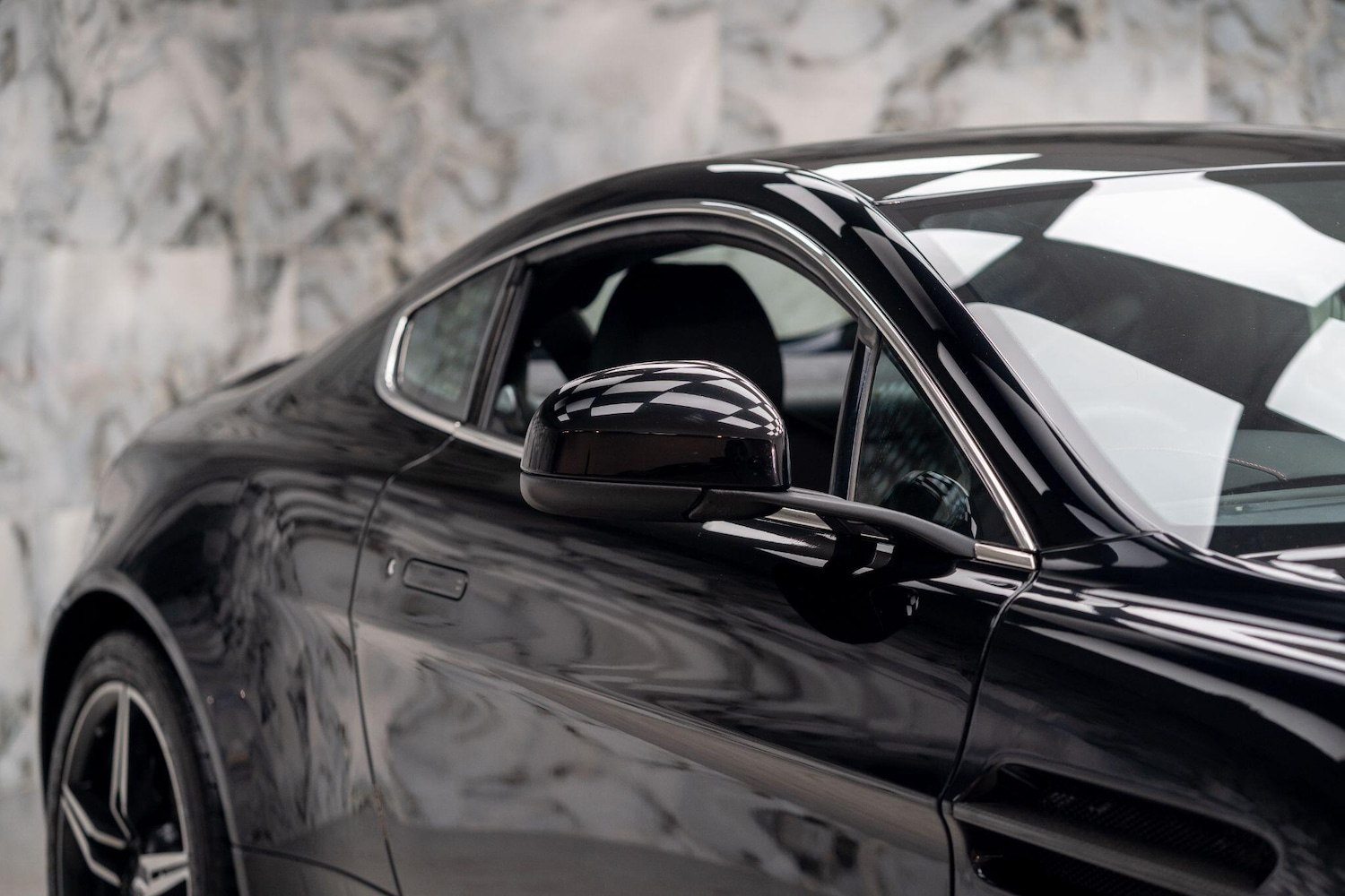 Used Aston Martin Vantage for sale - 77550252: Photo 27