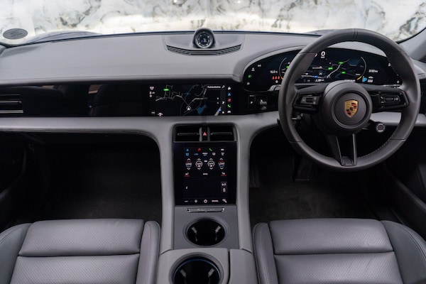 Used Porsche Taycan 2021 for sale - 76259309: Photo 12