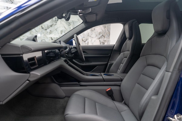 Used Porsche Taycan 2021 for sale - 76259309: Photo 15