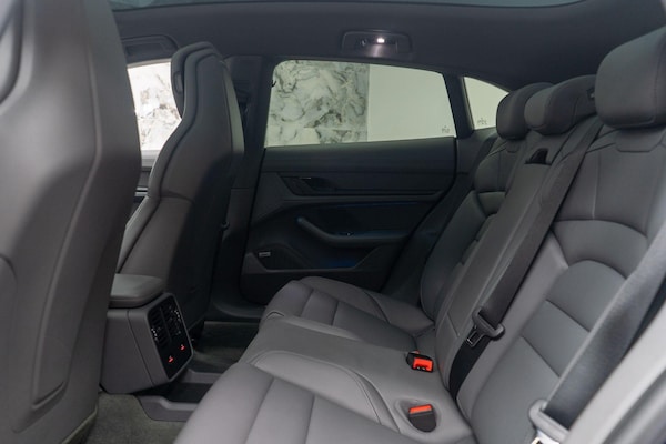 Used Porsche Taycan 2021 for sale - 76259309: Photo 17
