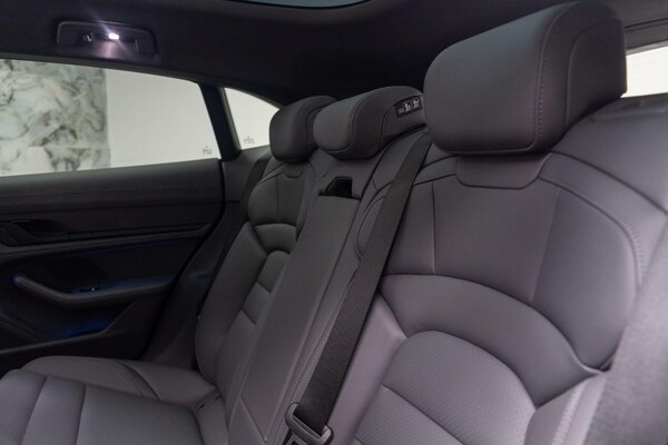 Used Porsche Taycan 2021 for sale - 76259309: Photo 18