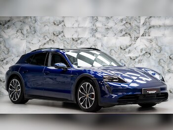 Used Porsche Taycan 2021 for sale - 76259309: Photo