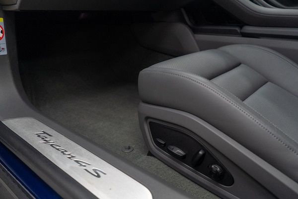 Used Porsche Taycan 2021 for sale - 76259309: Photo 37