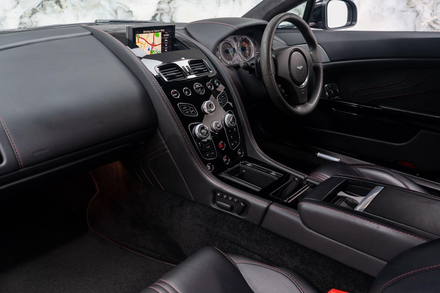 Used Aston Martin Vantage for sale - 77882904: Photo 10