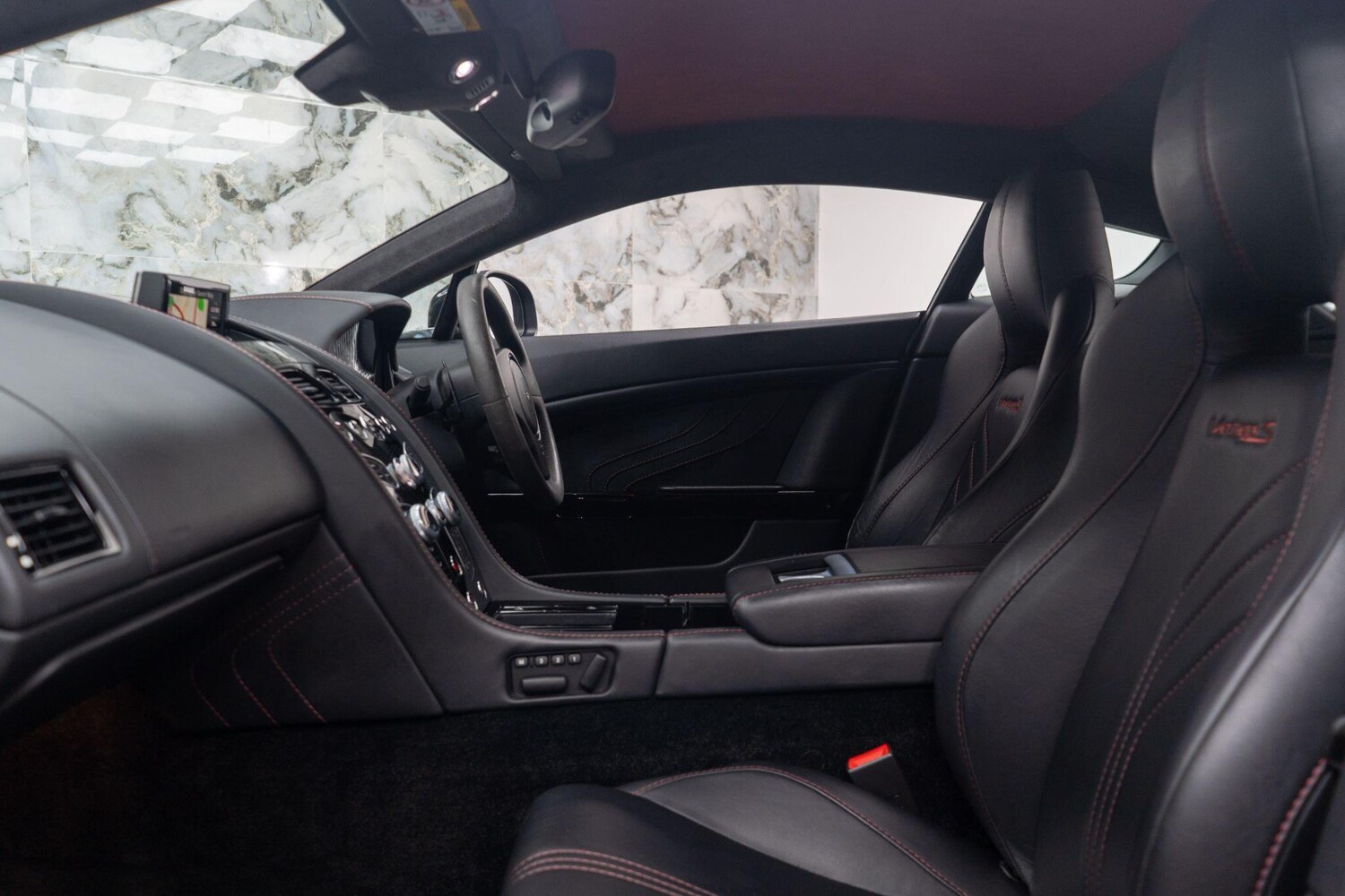 Used Aston Martin Vantage for sale - 77882904: Photo 11