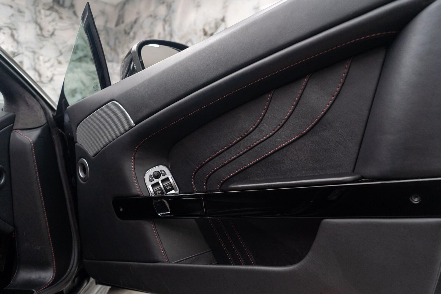 Used Aston Martin Vantage for sale - 77882904: Photo 21