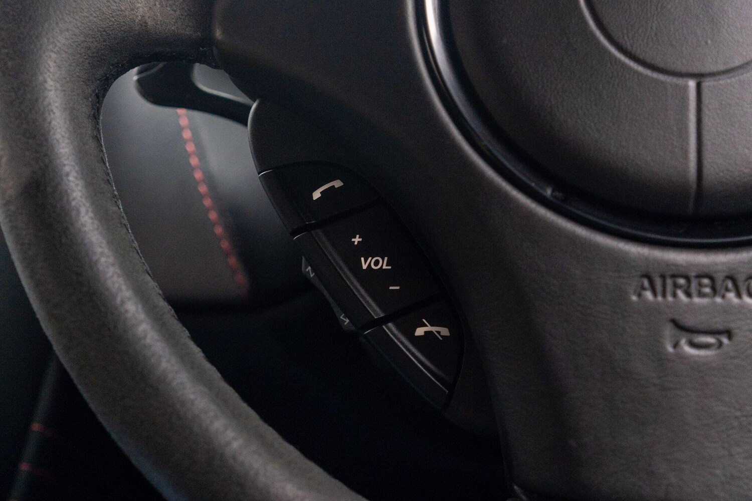 Used Aston Martin Vantage for sale - 77882904: Photo 23