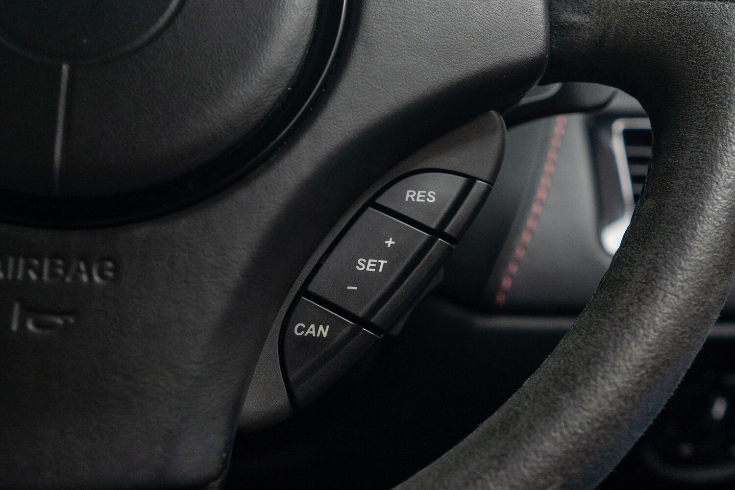 Used Aston Martin Vantage for sale - 77882904: Photo 24