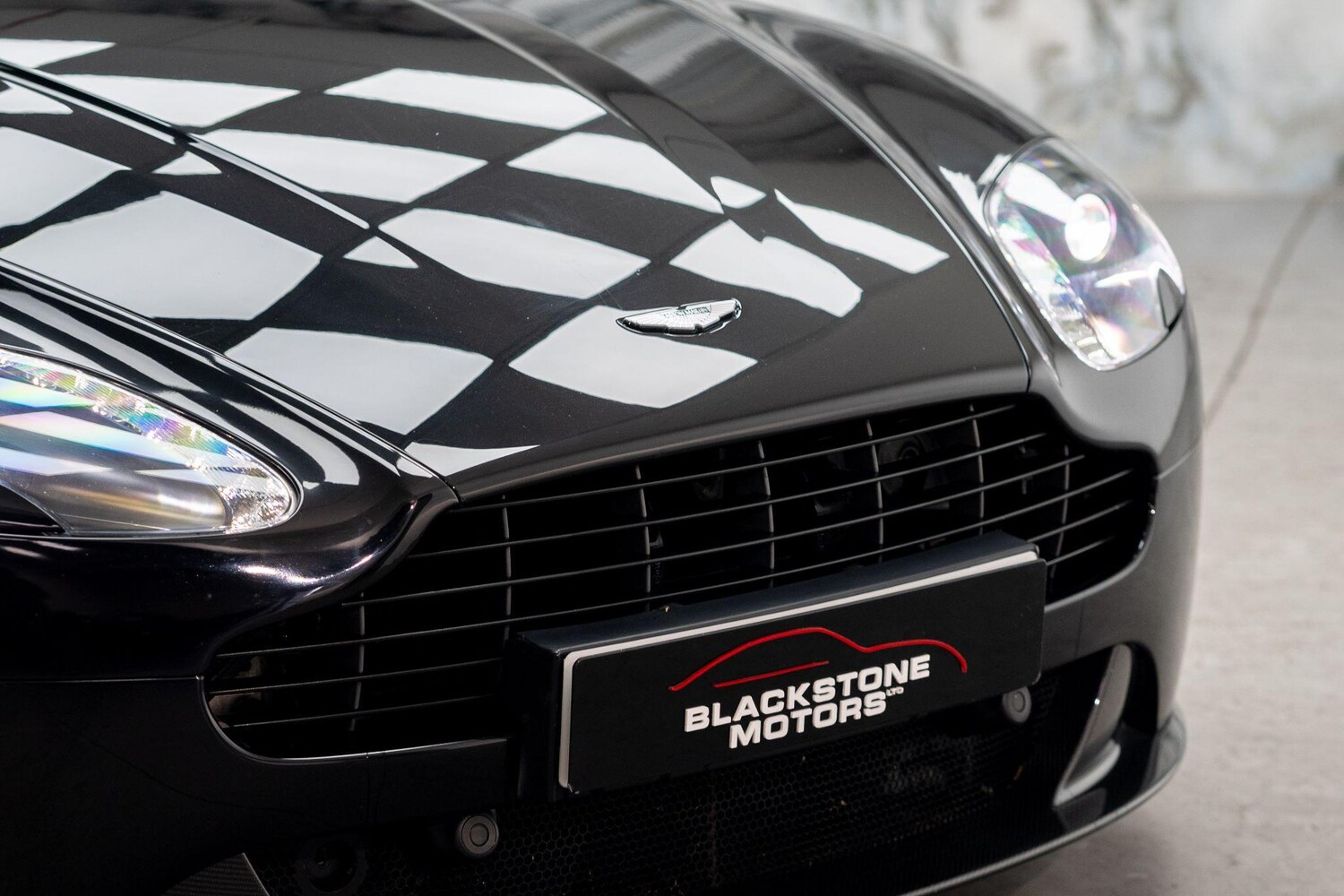 Used Aston Martin Vantage for sale - 77882904: Photo 26