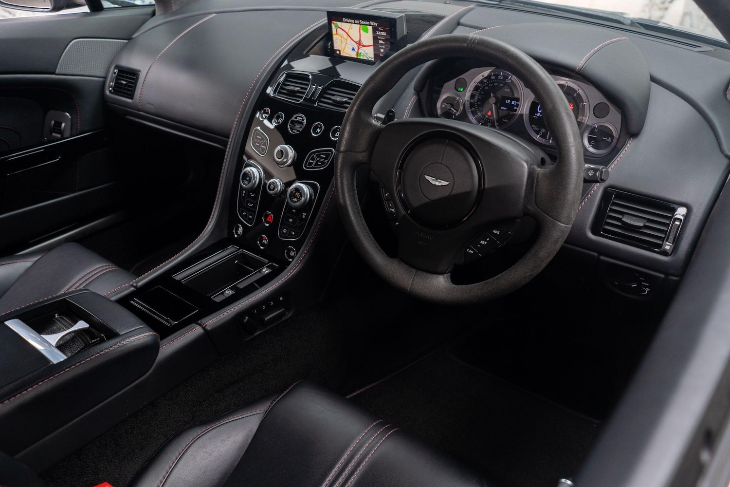 Used Aston Martin Vantage for sale - 77882904: Photo 9