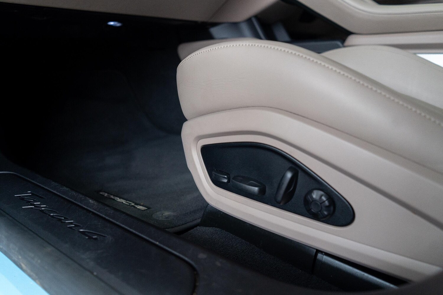 Used Porsche Taycan for sale - 77823623: Photo 33