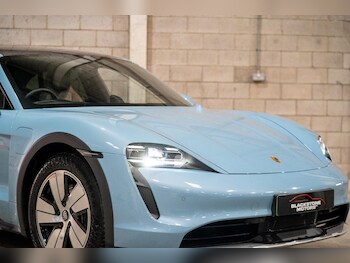 Used Porsche Taycan 2022 for sale - 77823623: Photo