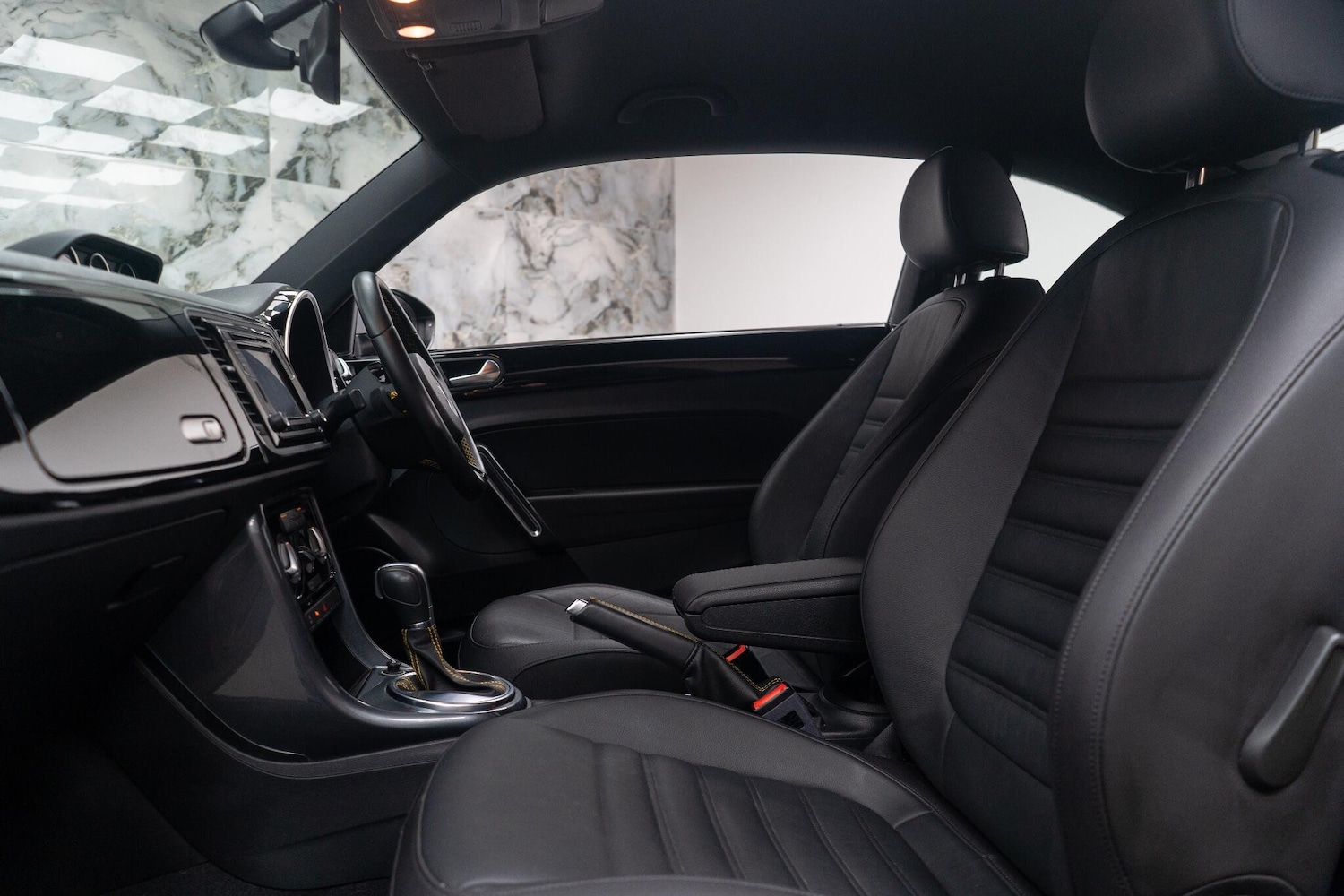 Used Volkswagen Beetle 2018 for sale - 76658153: Photo 13