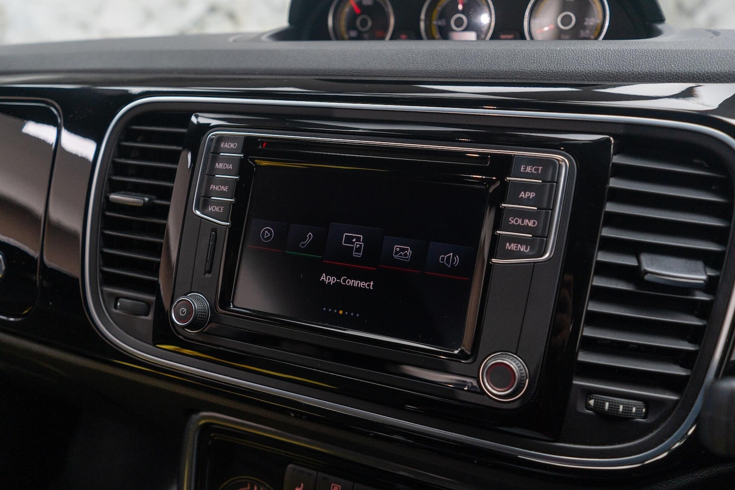 Used Volkswagen Beetle 2018 for sale - 76658153: Photo 17