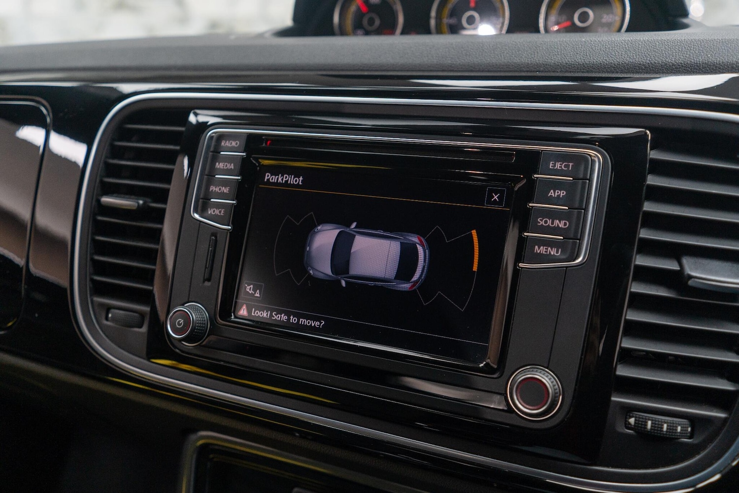 Used Volkswagen Beetle 2018 for sale - 76658153: Photo 18