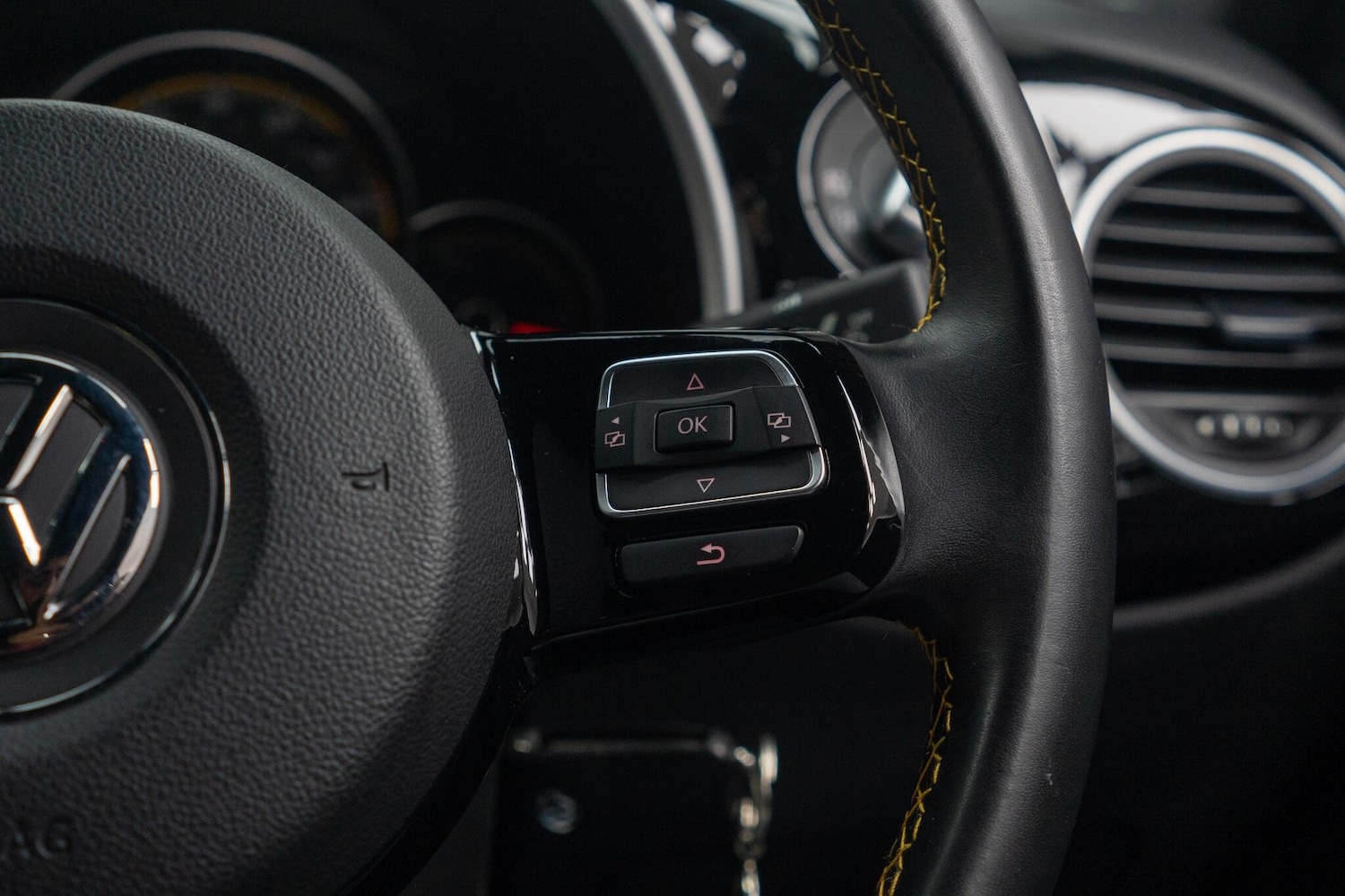 Used Volkswagen Beetle 2018 for sale - 76658153: Photo 28