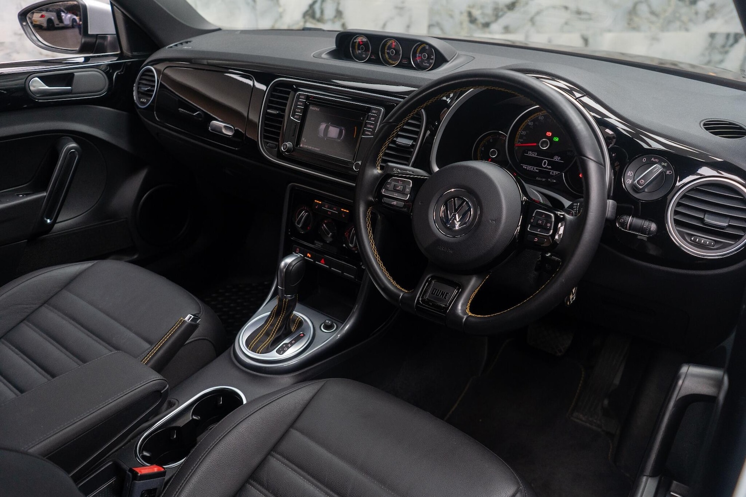 Used Volkswagen Beetle 2018 for sale - 76658153: Photo 9