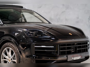 Used Porsche Cayenne 2023 for sale - 78347644: Photo