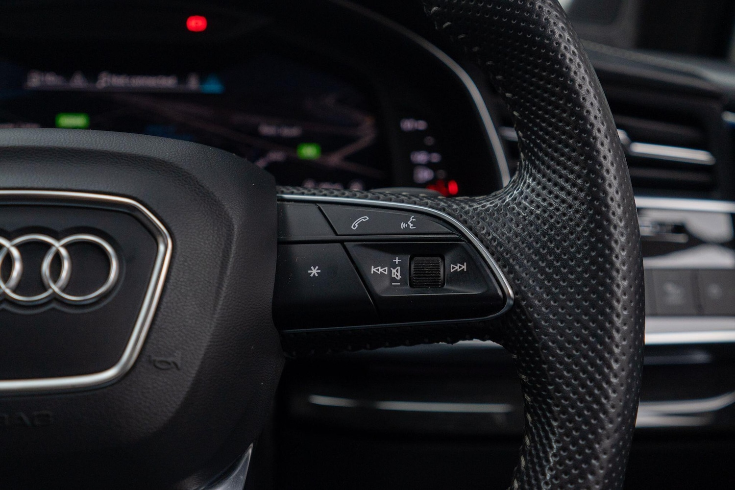 Used Audi SQ7 2020 for sale - 77352093: Photo 37