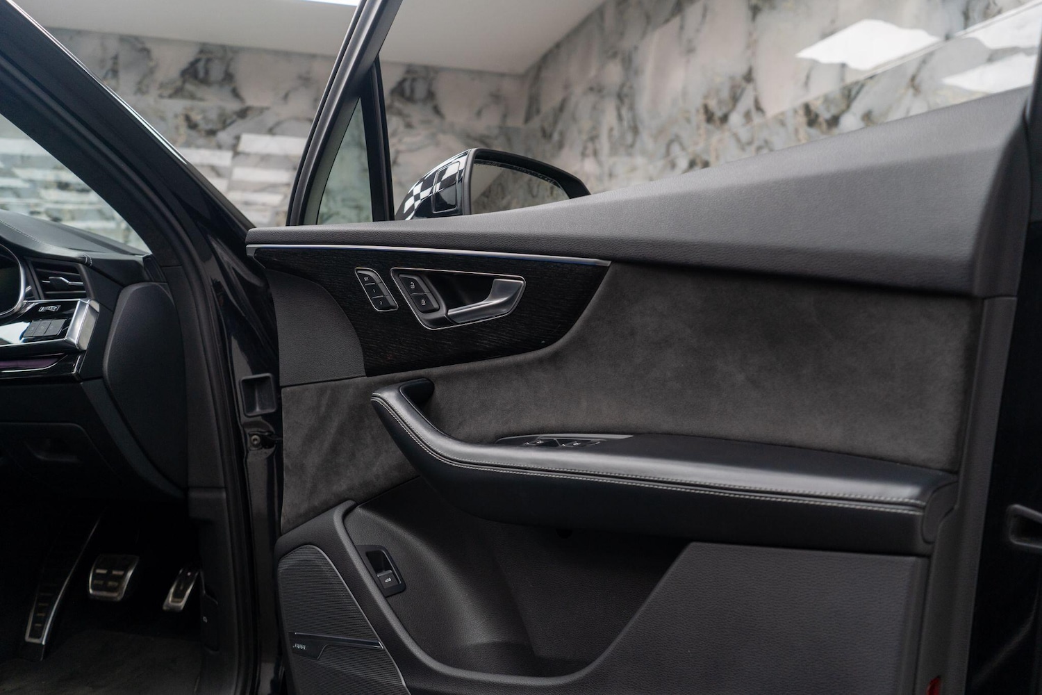 Used Audi SQ7 2020 for sale - 77352093: Photo 40