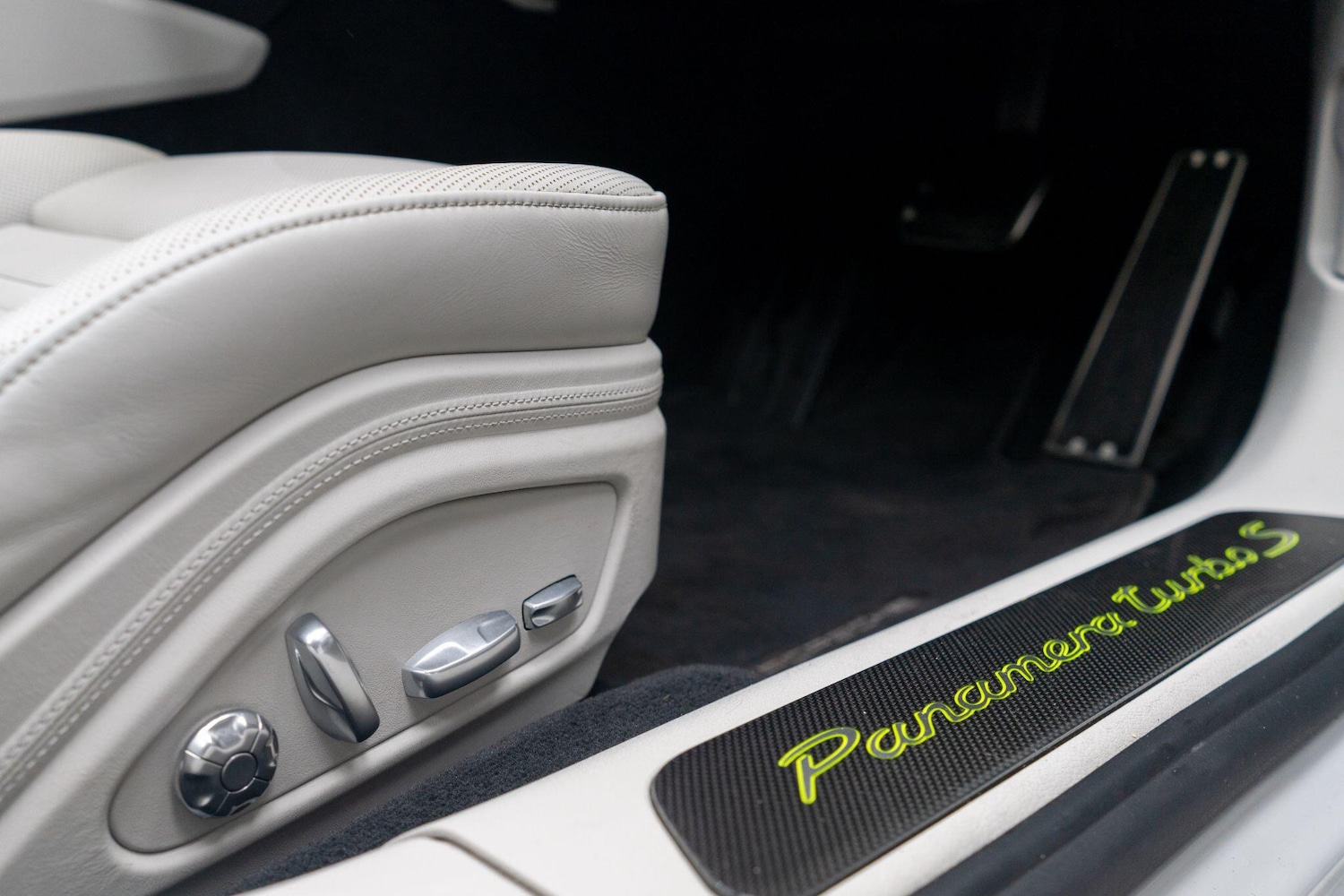 Used Porsche Panamera 2018 for sale - 77229675: Photo 39