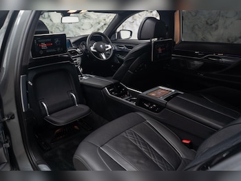 Used BMW 7 Series 2018 for sale - 77550233: Photo