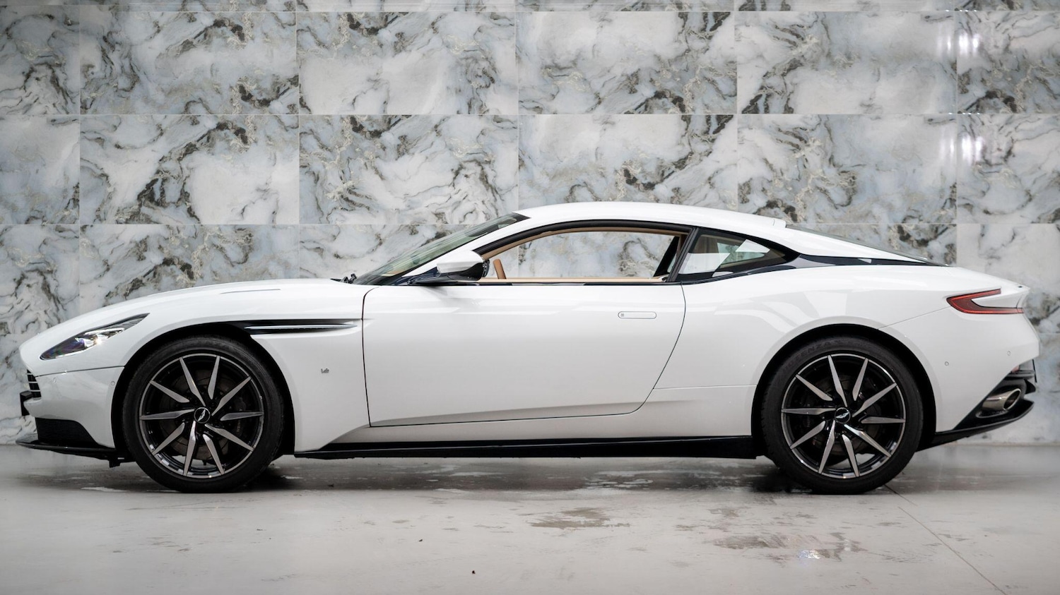 Used Aston Martin DB11 for sale - 76994804: Photo 10