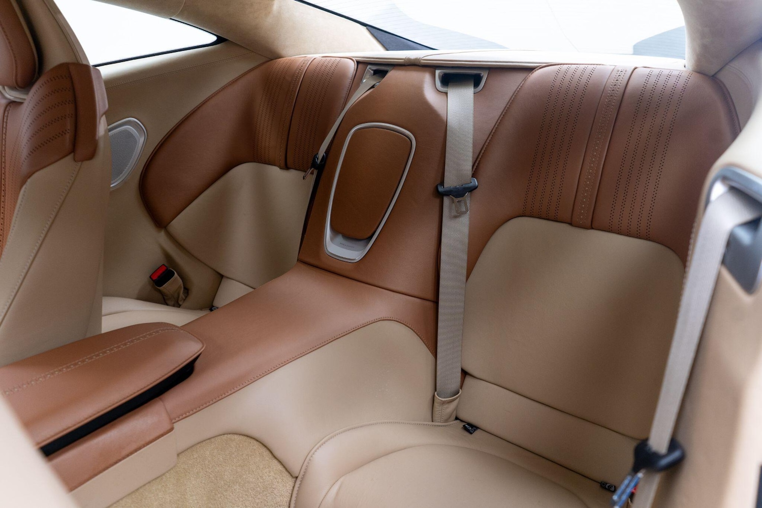 Used Aston Martin DB11 for sale - 76994804: Photo 18