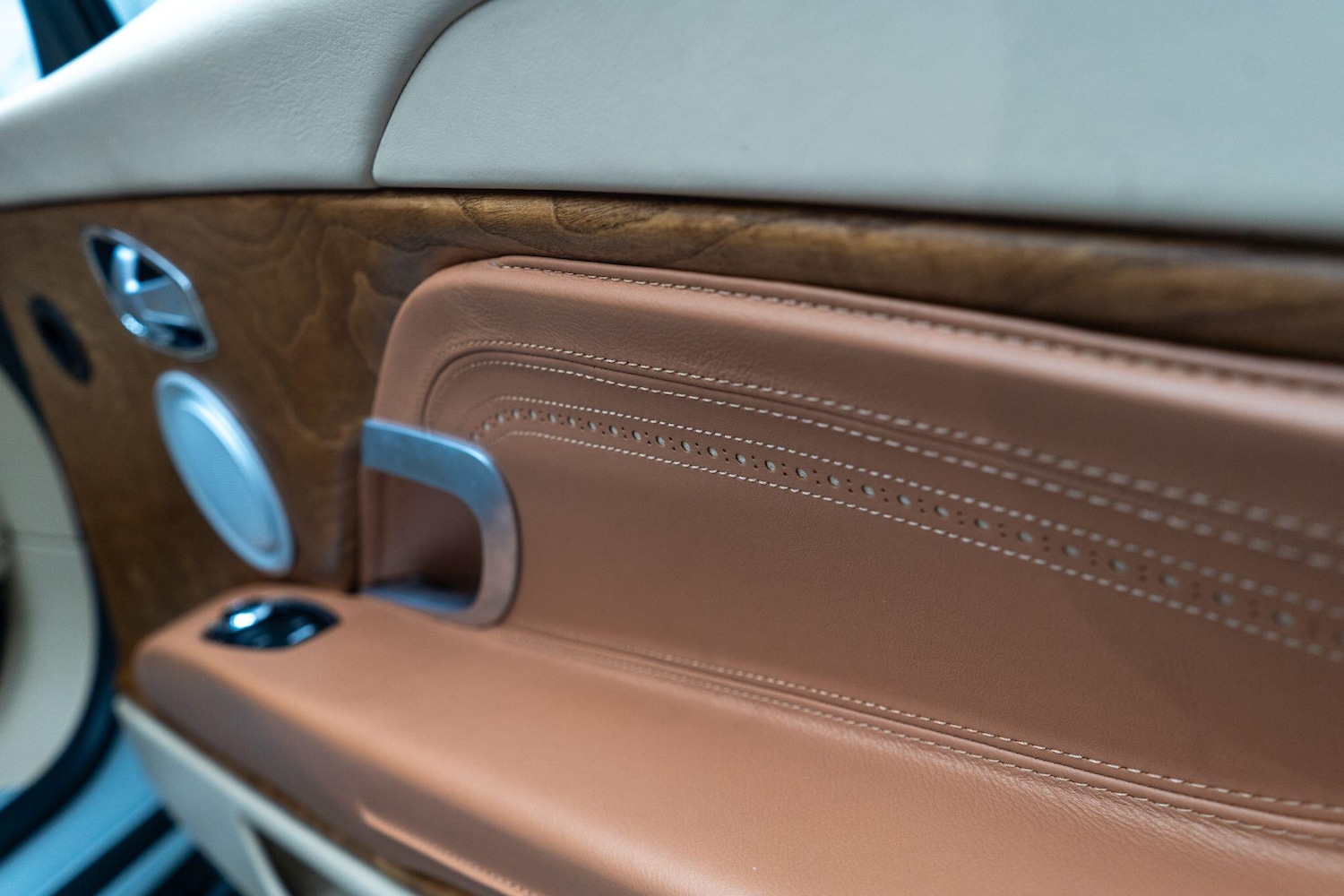 Used Aston Martin DB11 for sale - 76994804: Photo 36