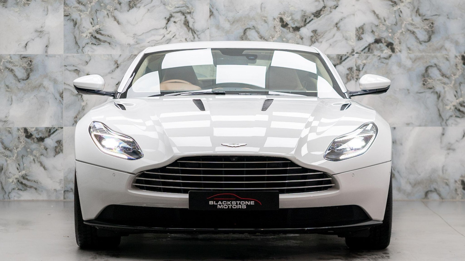 Used Aston Martin DB11 for sale - 76994804: Photo 4