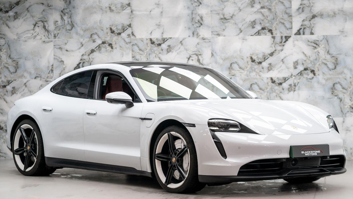 Used Porsche Taycan 2020 for sale - 76151618: Photo 1