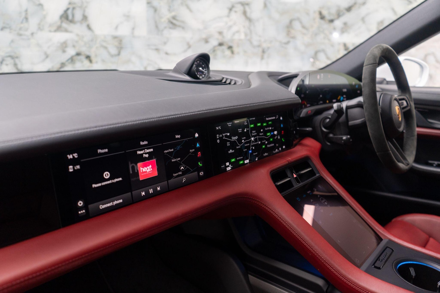 Used Porsche Taycan 2020 for sale - 76151618: Photo 2