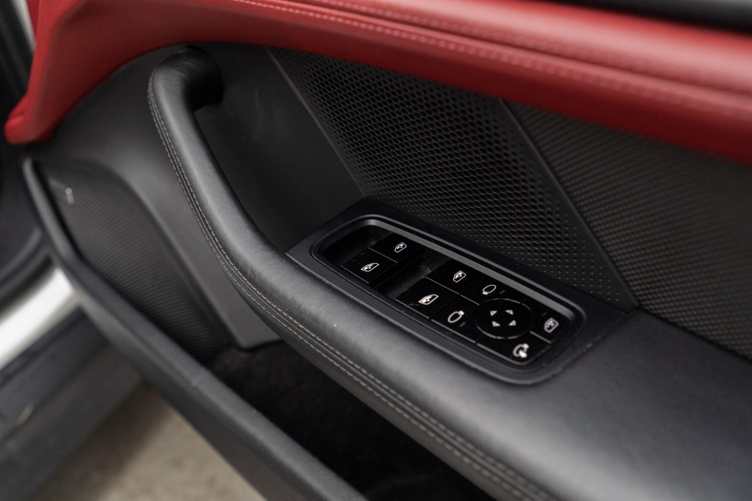 Used Porsche Taycan 2020 for sale - 76151618: Photo 29