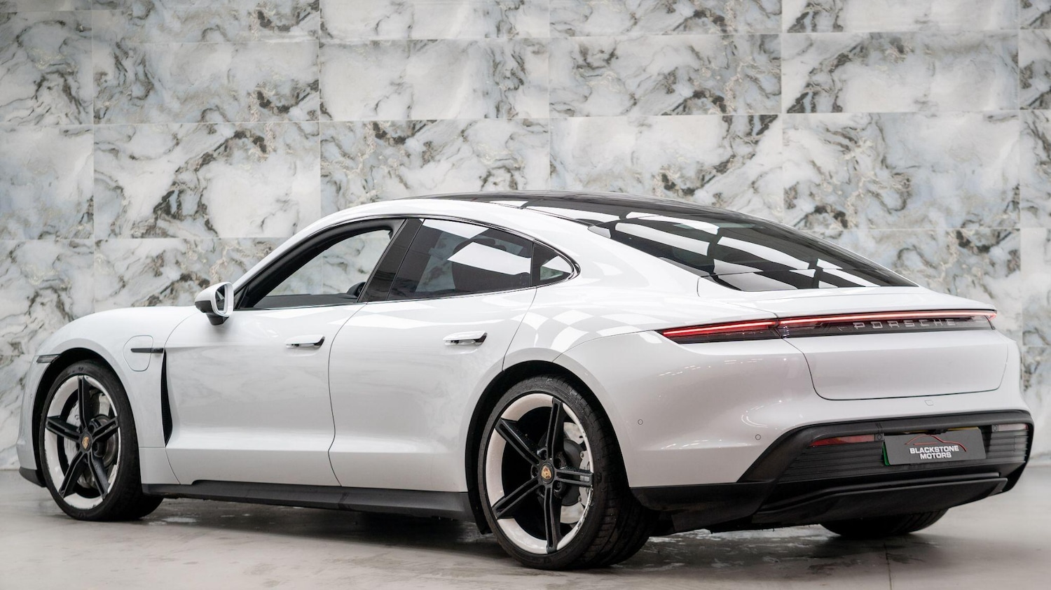 Used Porsche Taycan 2020 for sale - 76151618: Photo 5