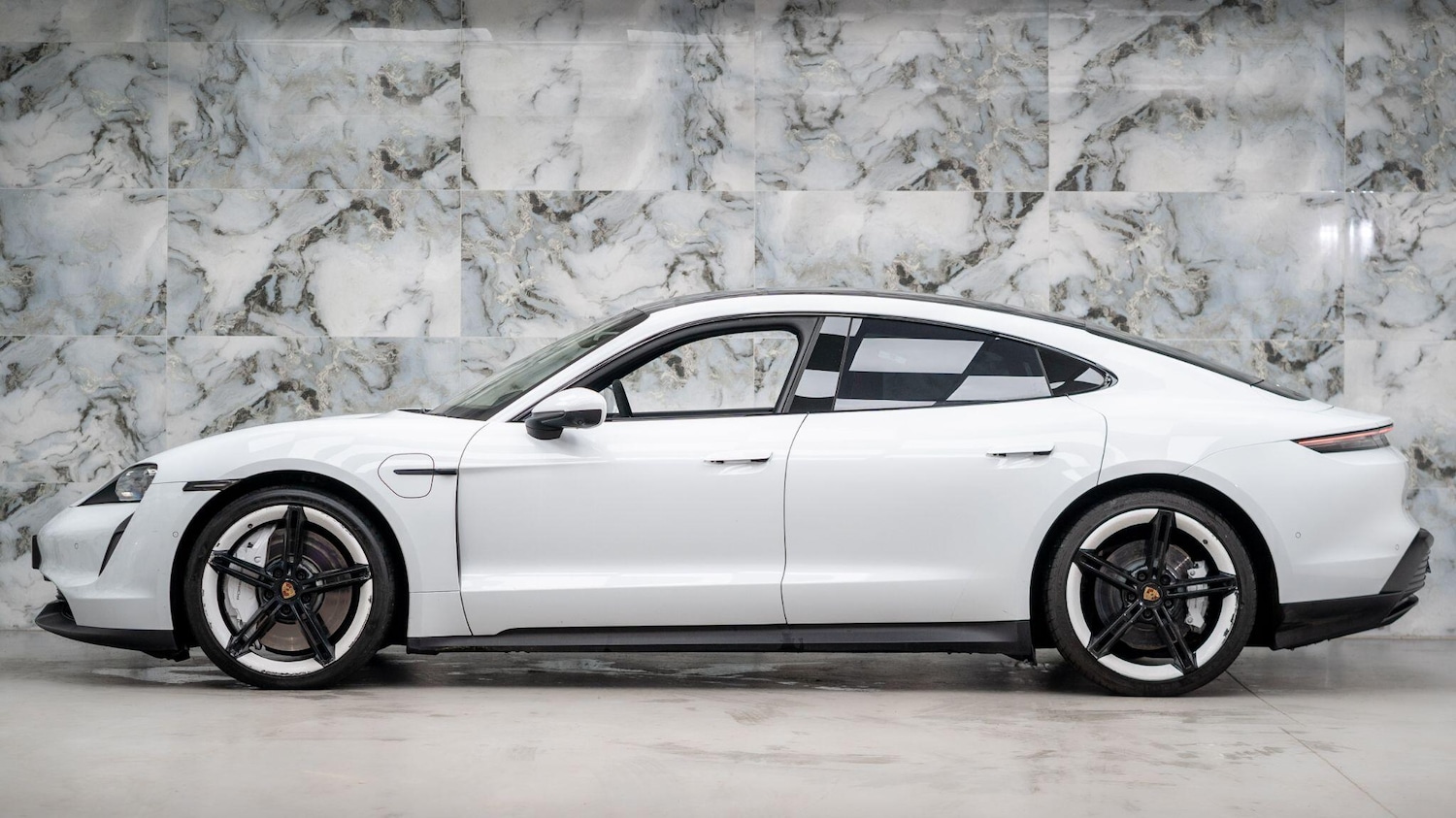 Used Porsche Taycan 2020 for sale - 76151618: Photo 9