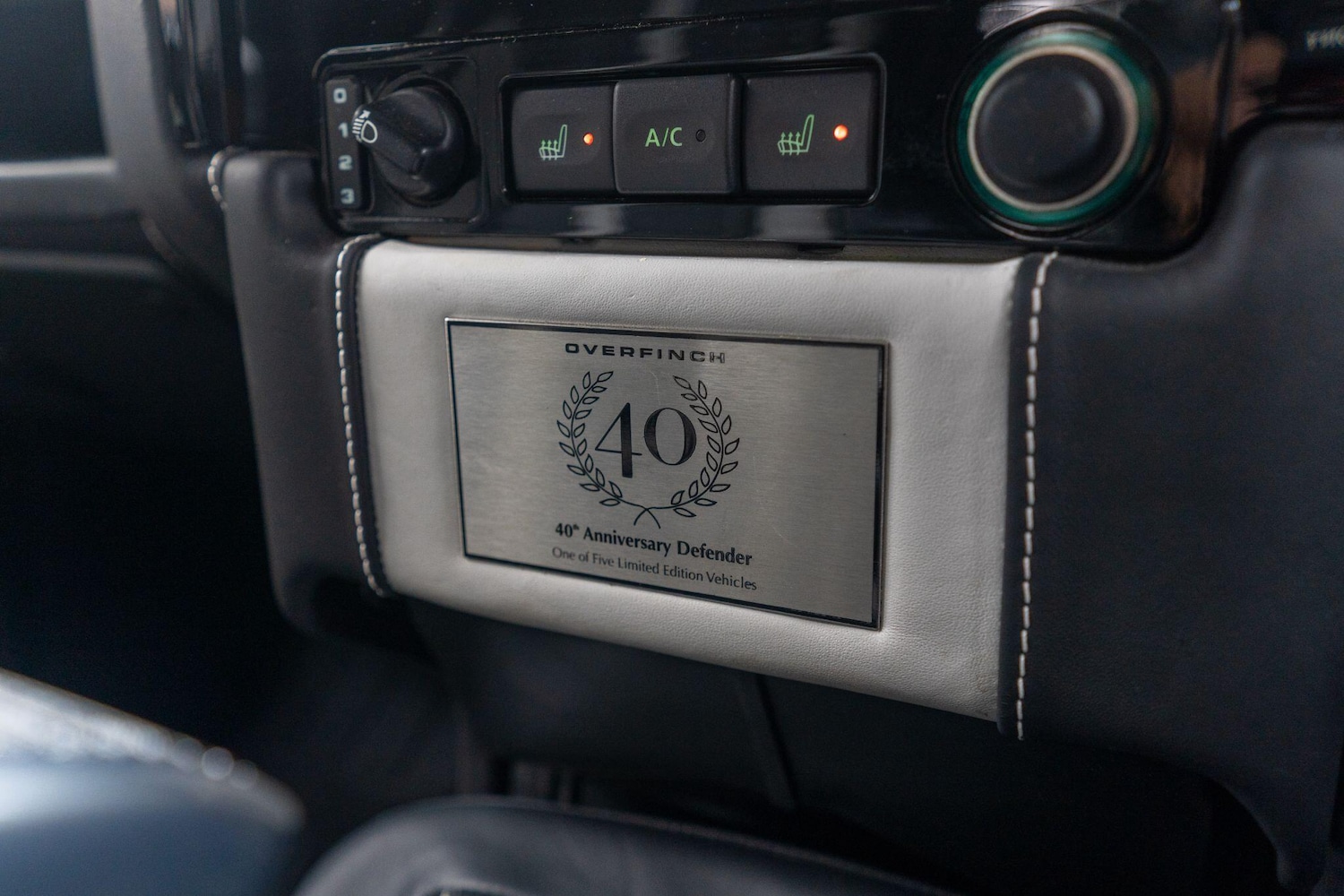 Used Land Rover Defender 90 for sale - 76388363: Photo 2