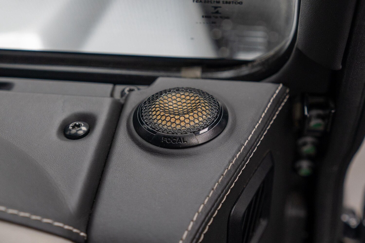 Used Land Rover Defender 90 for sale - 76388363: Photo 25