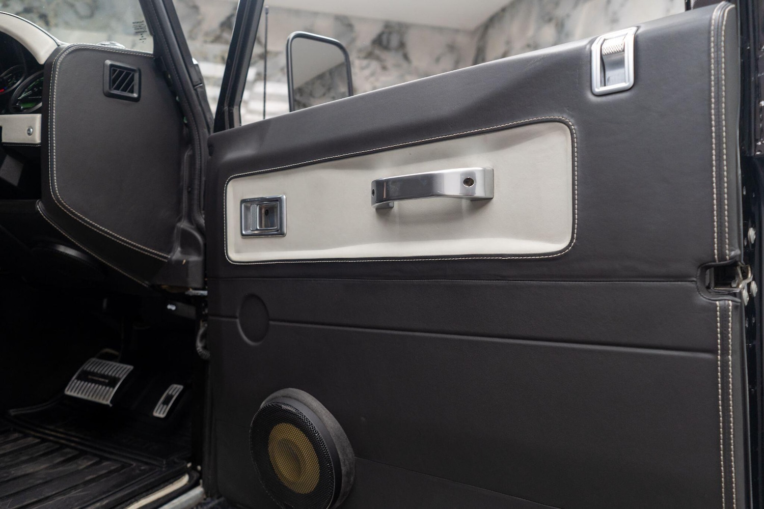 Used Land Rover Defender 90 for sale - 76388363: Photo 26