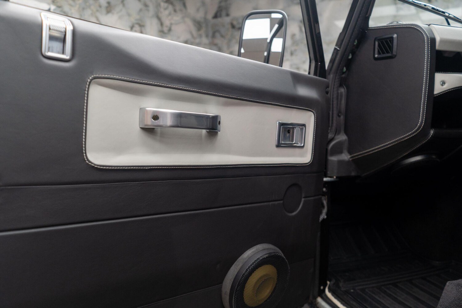 Used Land Rover Defender 90 for sale - 76388363: Photo 28