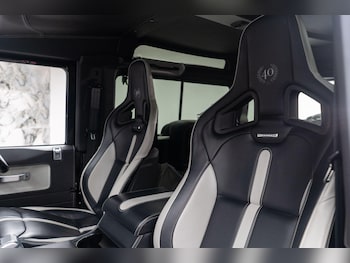 Used Land Rover Defender 90 2016 for sale - 76388363: Photo