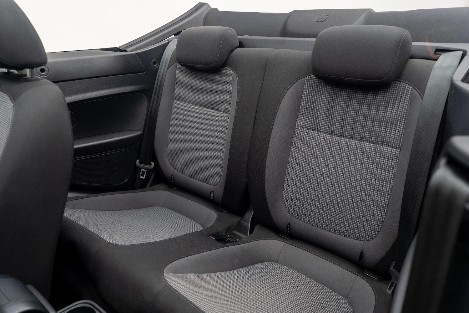 Used Volkswagen Beetle for sale - 76702080: Photo 16