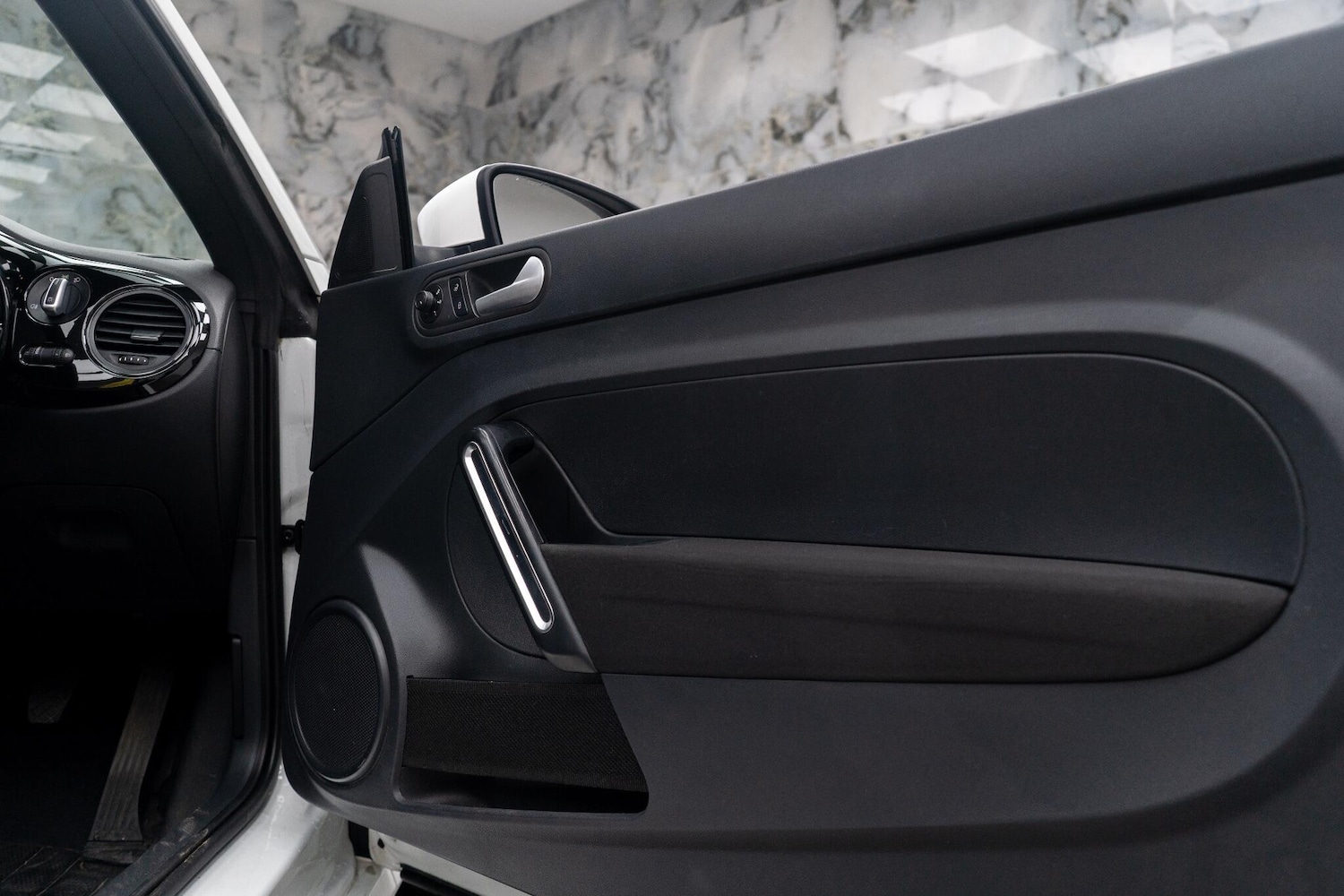 Used Volkswagen Beetle for sale - 76702080: Photo 23