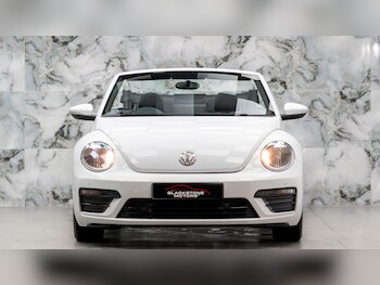Used Volkswagen Beetle 2017 for sale - 76702080: Photo