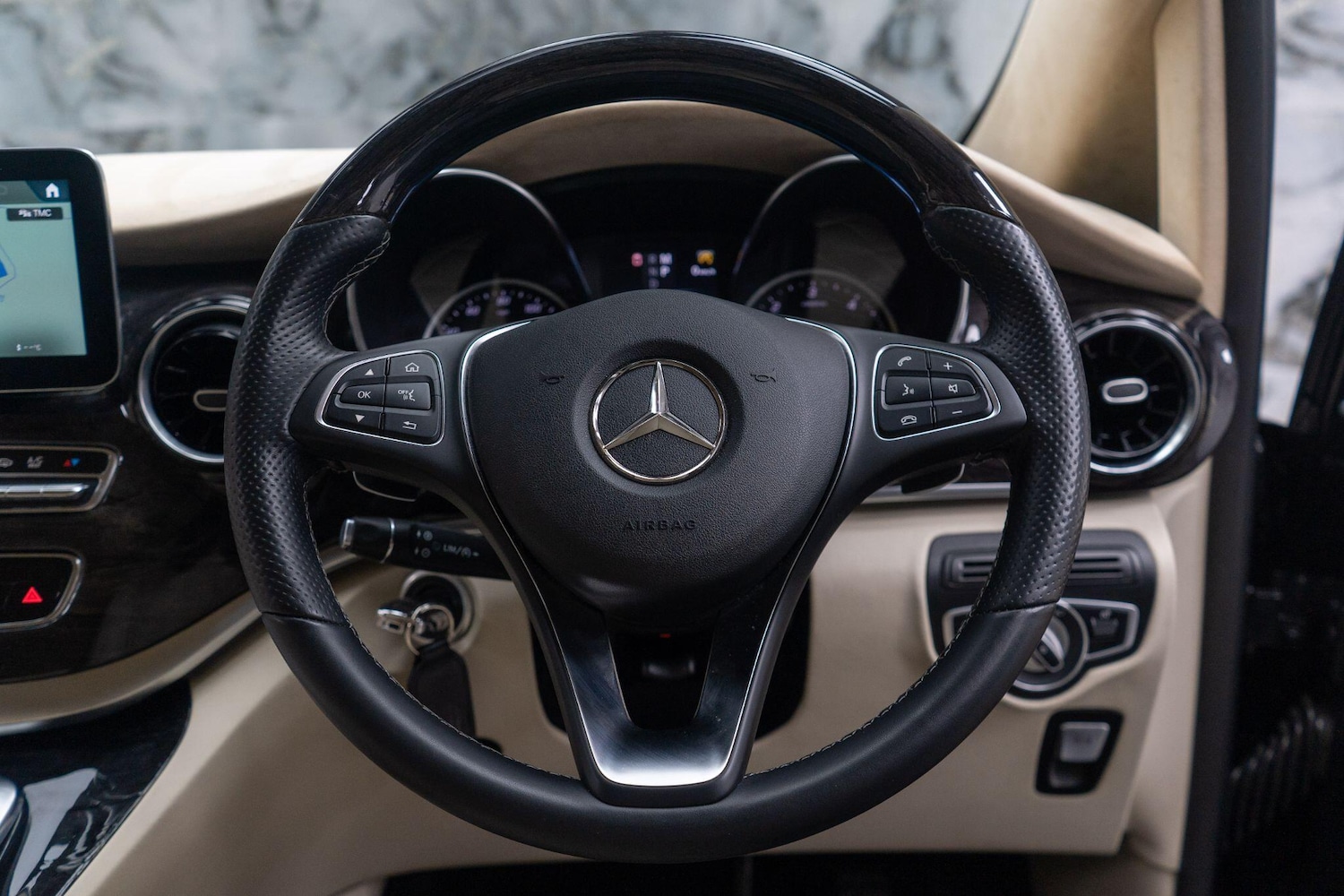 Used Mercedes-Benz V-Class 2022 for sale - 76399123: Photo 23