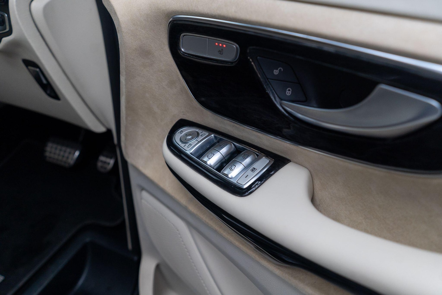 Used Mercedes-Benz V-Class 2022 for sale - 76399123: Photo 29