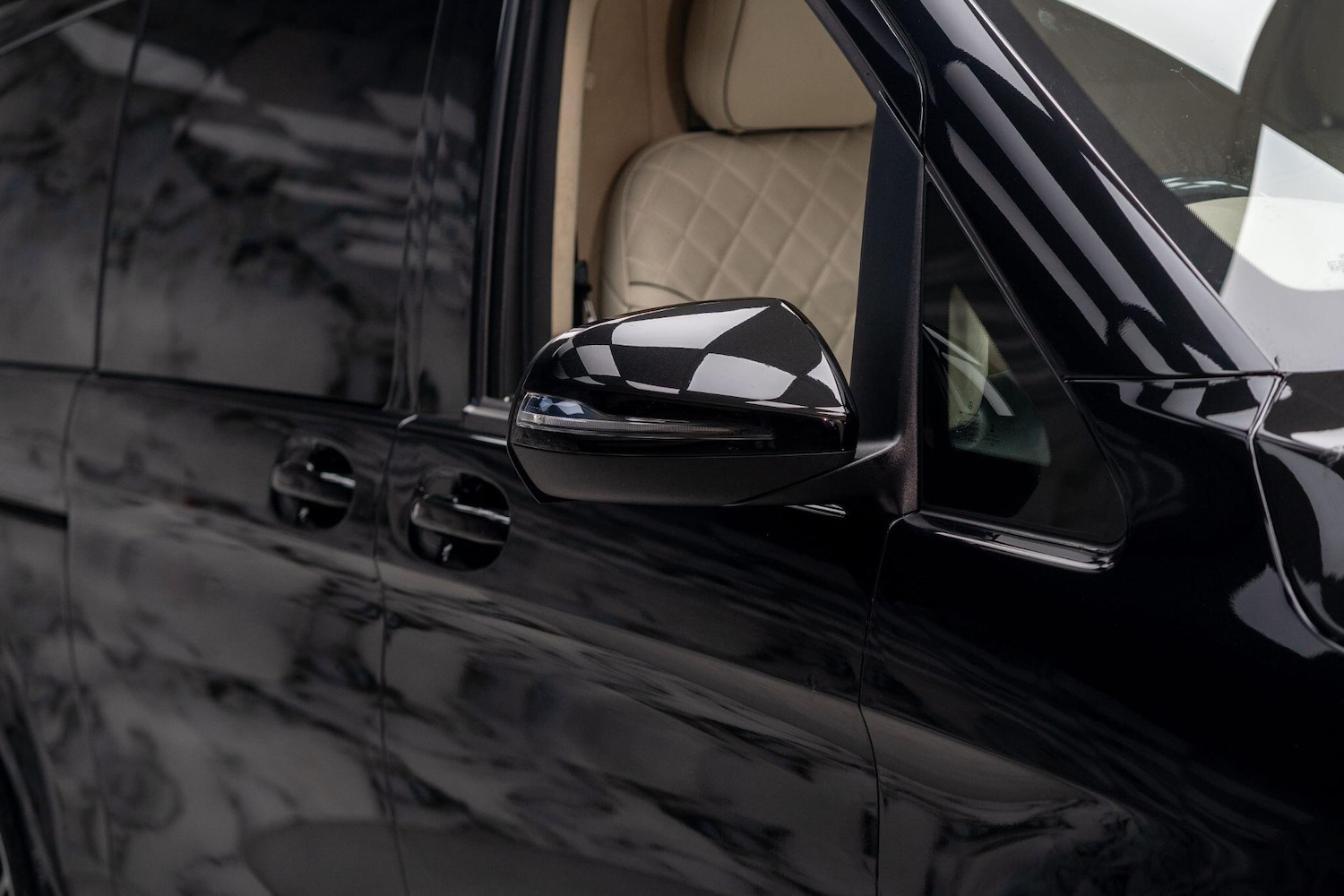 Used Mercedes-Benz V-Class 2022 for sale - 76399123: Photo 52