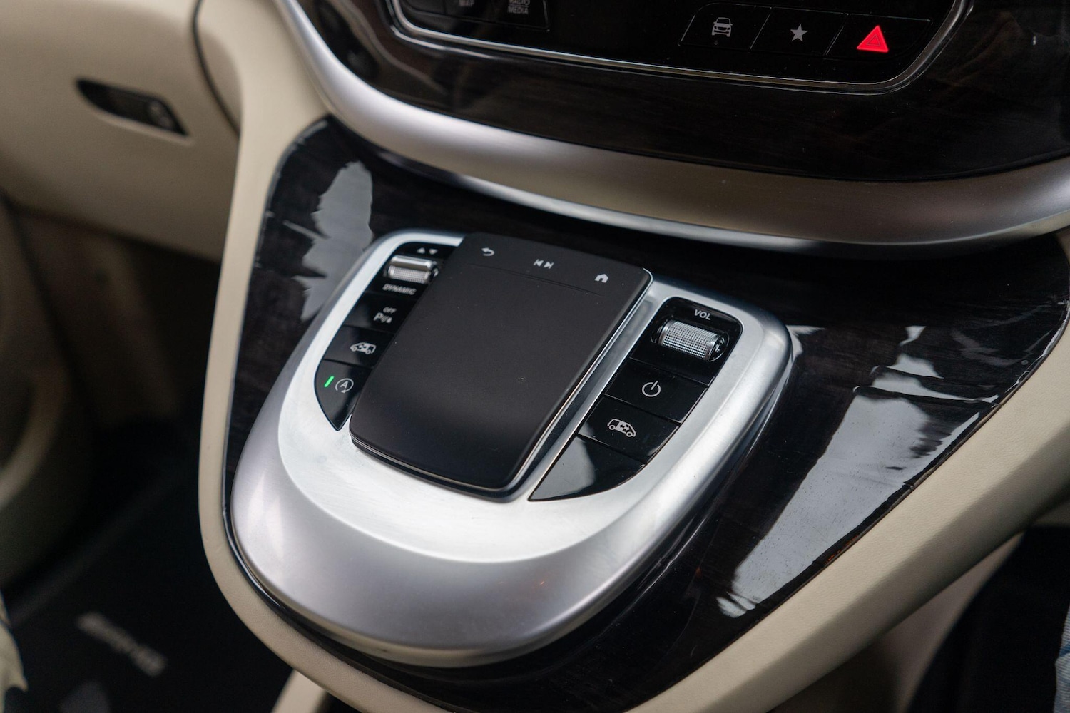 Used Mercedes-Benz V-Class 2022 for sale - 76992722: Photo 20