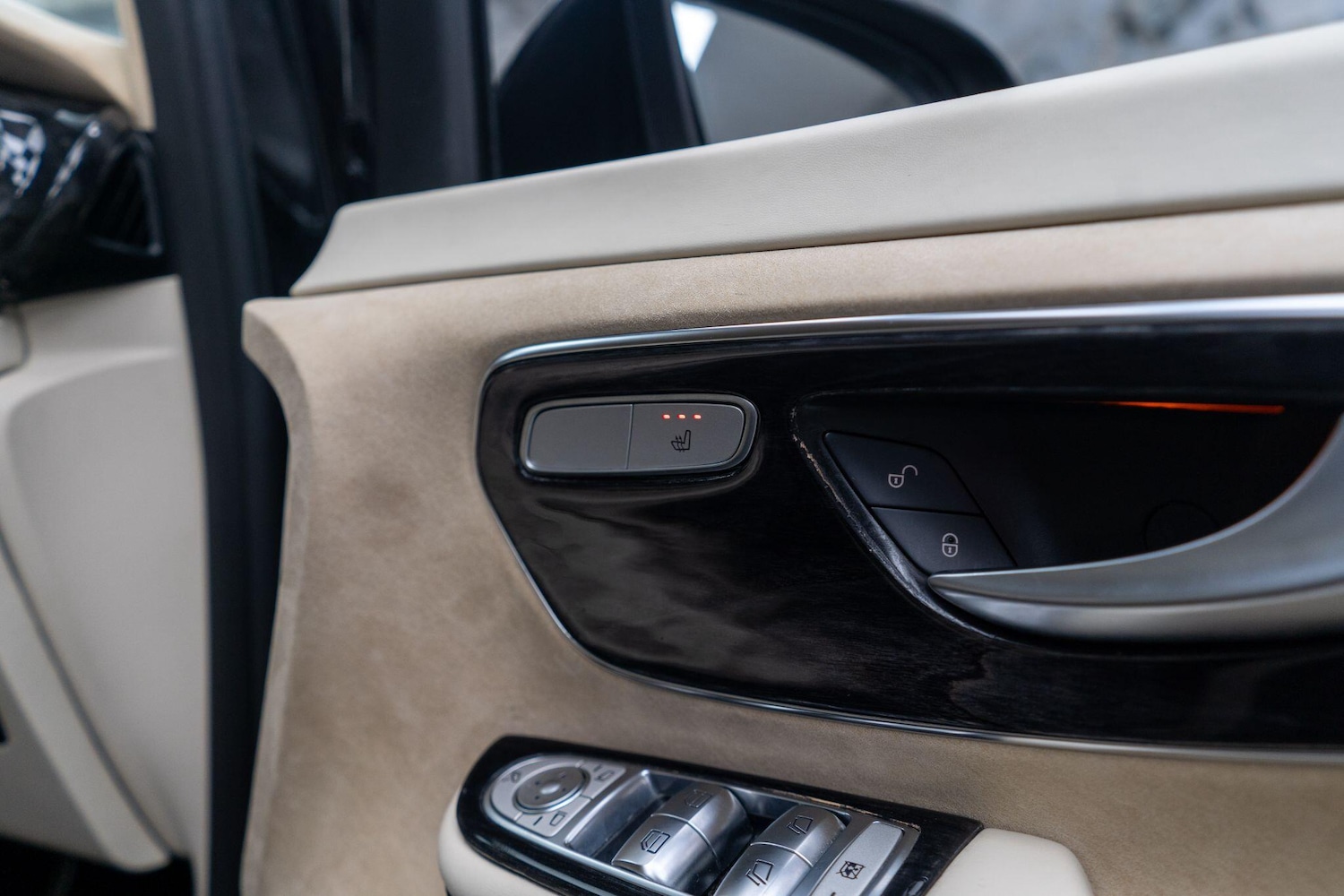 Used Mercedes-Benz V-Class 2022 for sale - 76992722: Photo 30