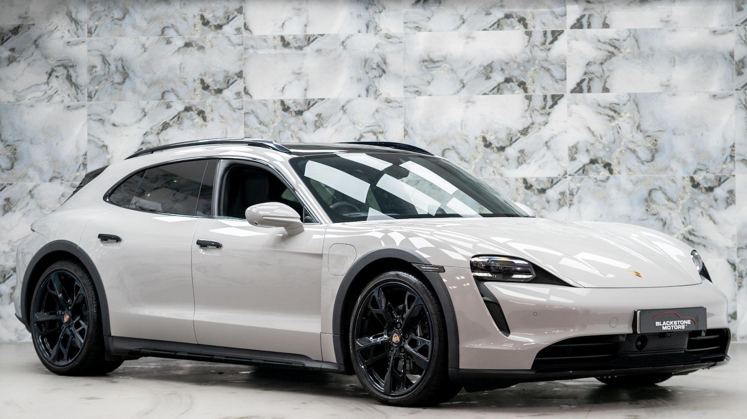 Used Porsche Taycan 2021 for sale - 77021039: Photo 1