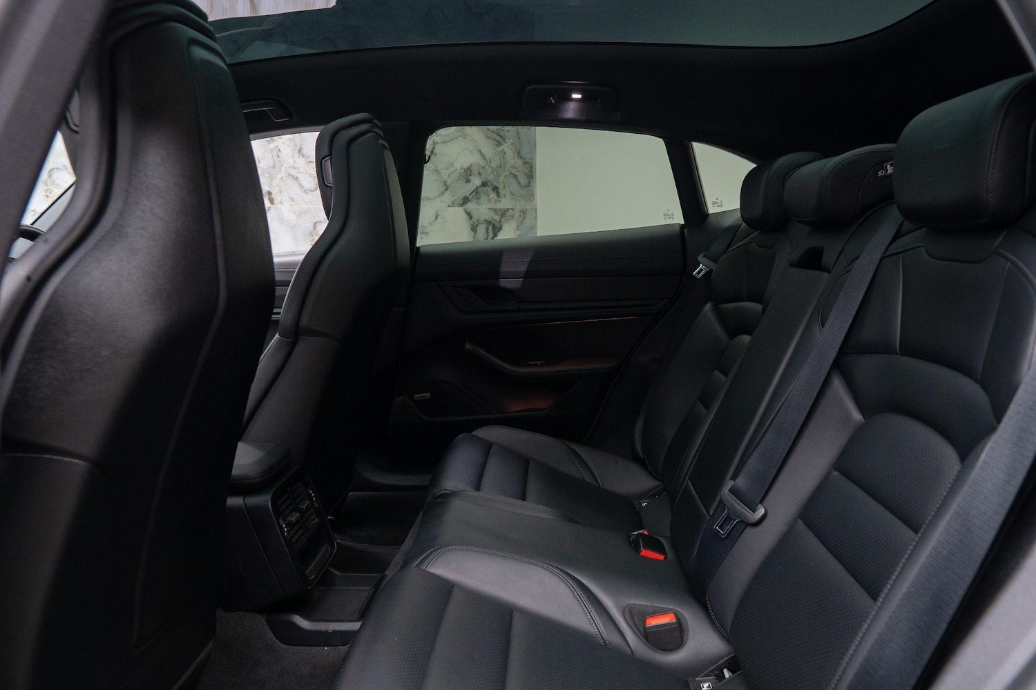 Used Porsche Taycan 2021 for sale - 77021039: Photo 15